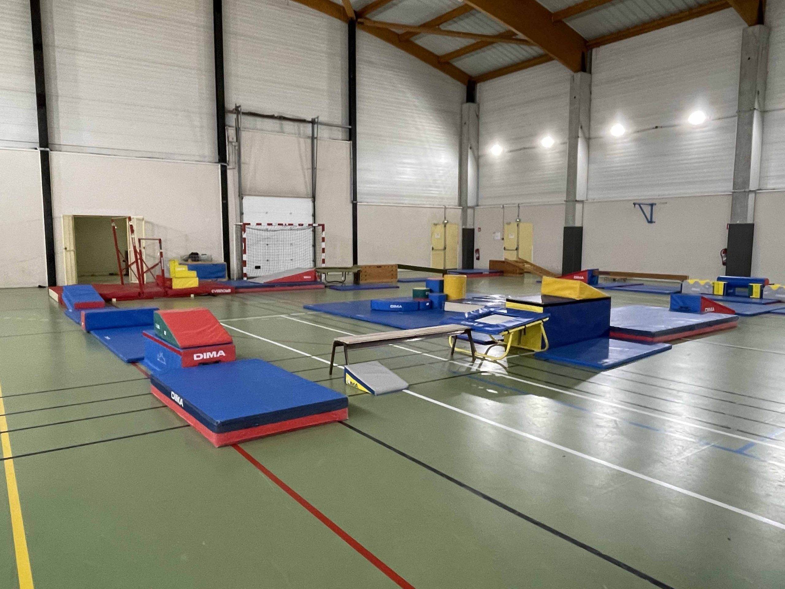 Mise en place du cour de gymnastique - activités sportives à Vémars